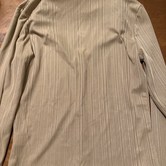 Long Sleeve Open Collared Ribbed Top - Picture 4 of 6